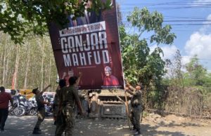 Jokowi ke Bali Baliho Ganjar-Mahfud Dicopoti, PDIP Bereaksi