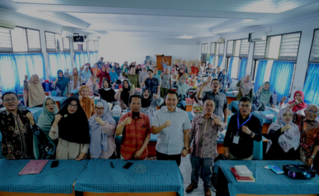 Kadisdik Jabar Hadiri Kegiatan Pembinaan dan Monitoring di SMAN 1 dan SMAN 2 Cirebon