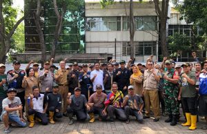 Tinjau Program Padat Karya, Tedy Rusmawan Titip Gerakan Kang Pisman