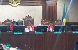 Eksepsi: Dadan Tri Yudianto Bukan ASN atau Penyelenggara Negara Eksepsi Dadan Tri Yudianto Bukan ASN atau Penyelenggara Negara