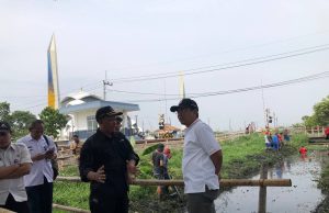 Tinjau Kegiatan Mapag Hujan di Cipadung Kidul, Tedy: Sangat Bermanfaat dan Meminimalisir Banjir