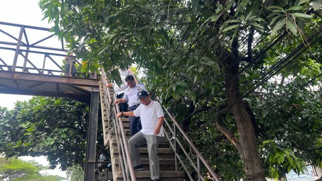 Tedy Rusmawan Soroti Keamanan Konstruksi dan Minimnya Fasilitas Penerangan JPO Soekarno-Hatta