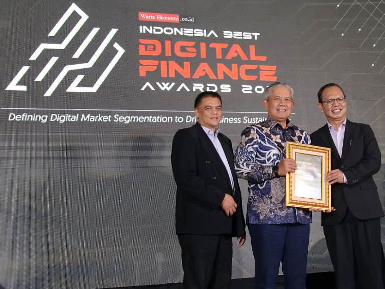 Kembali Raih Penghargaan, Kini bank bjb Gaet Best Digital Finance for E-Banking Transactions in Real Time (2)