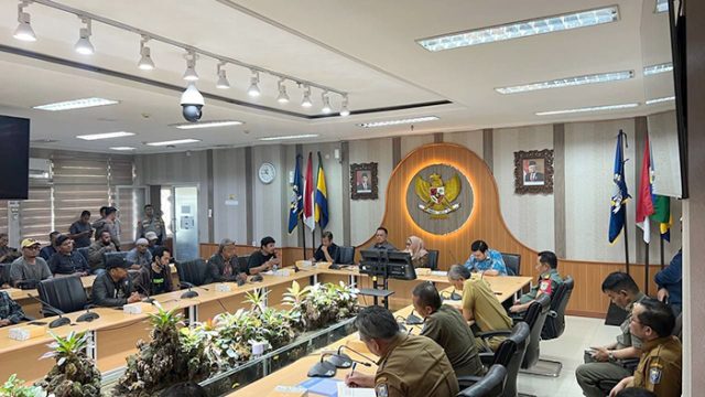 Terima Audiensi Paguyuban PKL Dalem Kaum, Komisi B Akan Lakukan Evaluasi Bersama Dinas Terkait