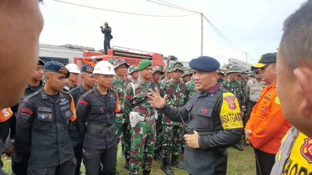 Dansat Jabar Polda Jabar Terjunkan Pasukan Tolong Korban Kecelakaan Kereta di Cicalengka