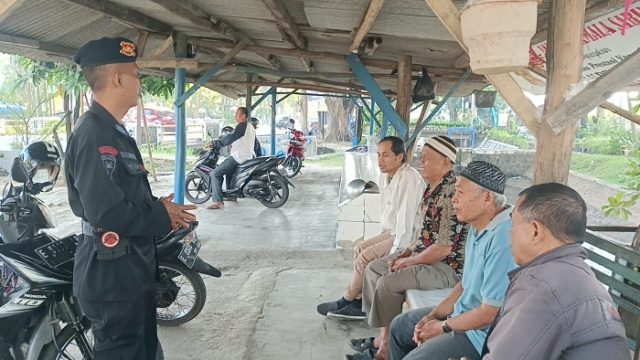 Sat Brimob Polda Jabar Laksanakan Patroli Sambang Dialogis Secara Rutin untuk Himbau Masyarakat Sat Brimob Polda Jabar Laksanakan Patroli Sambang Dialogis Secara Rutin untuk Himbau Masyarakat