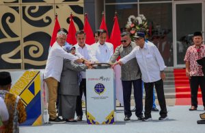 Jokowi Resmikan Terminal Leuwipanjang