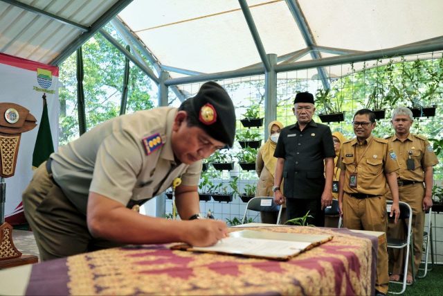 BPN dan Pemkot Bandung Lantik Satgas PTSL dan Panitia Ajudikasi BPN dan Pemkot Bandung Lantik Satgas PTSL dan Panitia Ajudikasi