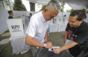 Pj Wali Kota Bandung Nyoblos di TPS 69 Rancasari