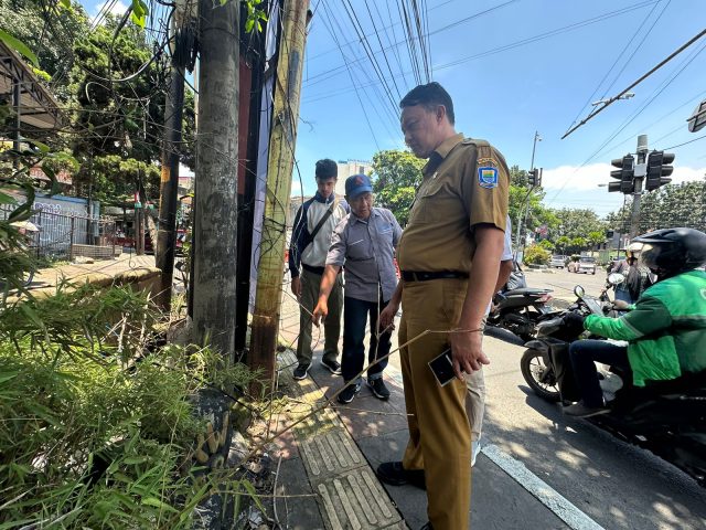 Antisipasi Kecelakaan, Pemkot Bandung Terus Akselerasi Perapian Kabel