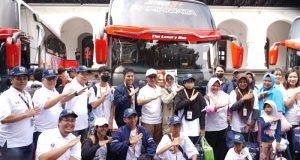 Mudik Bersama BUMN 2024, PosIND Berangkatkan Ratusan Pemudik ke Sejumlah Daerah