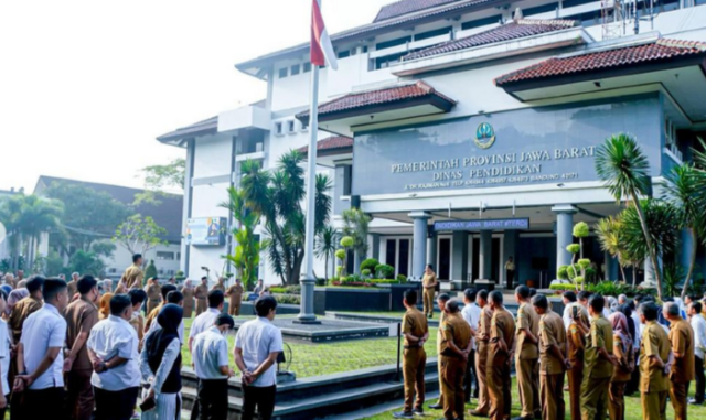 Wahyu Mijaya Pimpin Apel Terakhir Bulan Ramadan di Lingkungan Disdik Jabar