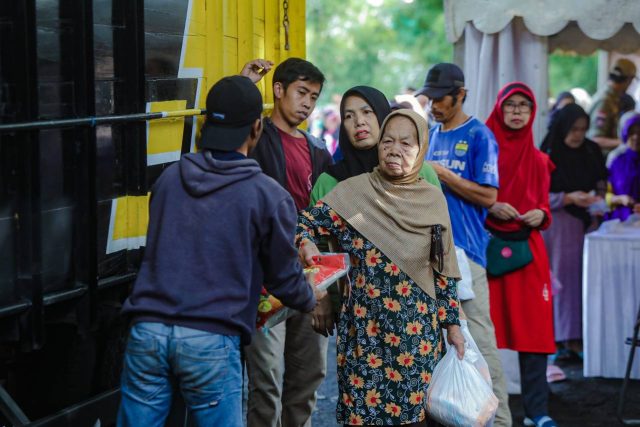 Bambang Tirtoyuliono Pastikan Operasi Pasar Bersubsidi Kota Bandung Tepat Sasaran