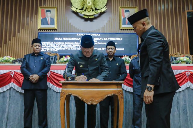 Sidang Paripurna DPRD Kota Bandung Setujui Raperda Pelayanan Bidang Pangan, Pertanian dan Perikanan