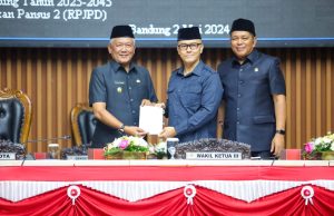 PJ. Wali Kota Bandung Jawab Pandangan Umum Fraksi, ini Daftar Pansus II RPJPD 2025-2045