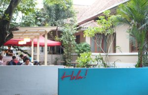 Nongkrong Ngopi Sambil Melukis, Datang Aja ke Hola Koffie di Jalan Braga