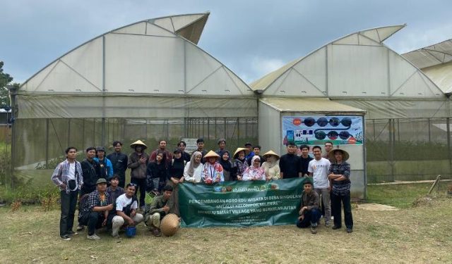Tim PKM USB - Mitra Studi Banding ke Kawasan Agro Edu Wisata Eptilu Garut