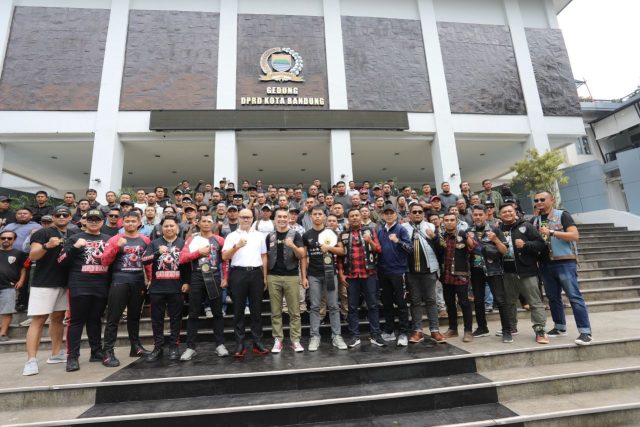 Wakil Ketua DPRD Kota Bandung Sambut Para Petarung Berprestasi di One Pride MMA