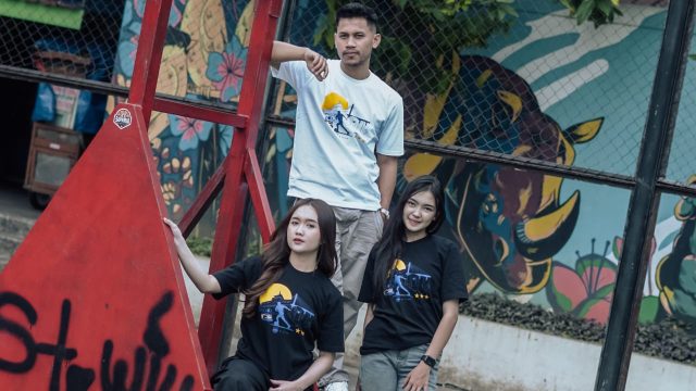 Persib kolaborasi dengan seniman hadirkan merchandise baru. (Media officer Persib)