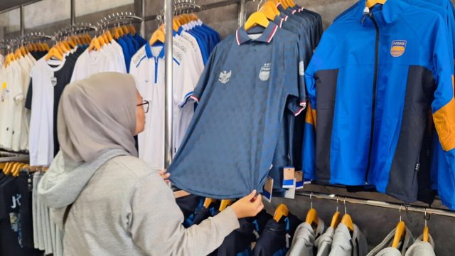 Persib Store Kini Hadir di Lembang. (Fifi Nofita)