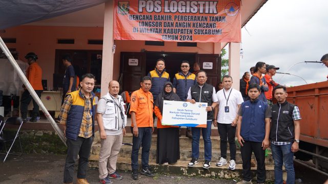 Korban Bencana di Kabupaten Sukabumi Dapat Bantuan Survival Kit dan Sembako dari BRI Grup