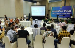 Diskusi dan Tukar Gagasan di Pembinaan Camat Se-Kota Bandung