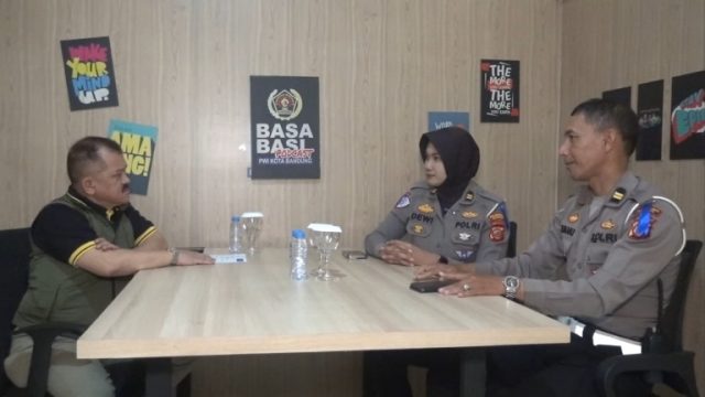 Basa Basi Podcast, Kanit Kamsel Satlantas Polrestabes Bandung Sosialisasikan Disiplin Dalam Berkendara