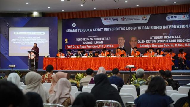 Melalui Sidang Terbuka Senat, ULBI Kukuhkan Agus Purnomo Sebagai Guru Besar Bidang Manajemen Rantai Pasok Melalui Sidang Terbuka Senat, ULBI Kukuhkan Agus Purnomo Sebagai Guru Besar Bidang Manajemen Rantai Pasok