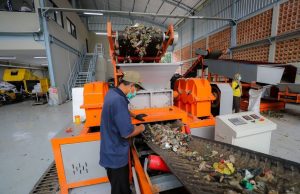 Sampah Organik Kini Diolah Jadi Bahan Bakar Industri Semen