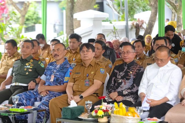 Pj Wali Kota Bandung Resmikan Kantor Kelurahan dan Kecamatan