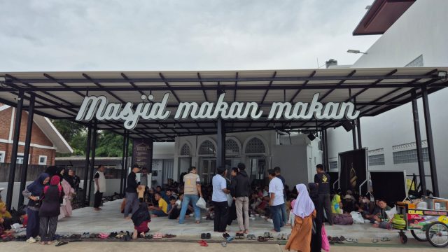 Masjid Baitul Huda: Makan dan Pangkas Rambut Gratis Hingga Kajian