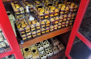 Toko Kue Yahya: Legenda Kue Bandung yang Tetap Eksis dan Laris Manis