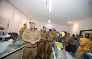 Tinjau Sejumlah OPD, Erwin Minta ASN Optimalkan Pelayanan Publik