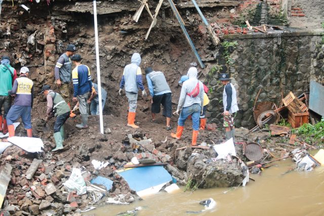 Wakil Wali Kota Bandung Perintahkan DSDABM Gercep Perbaiki Kirmir Pasar Ancol