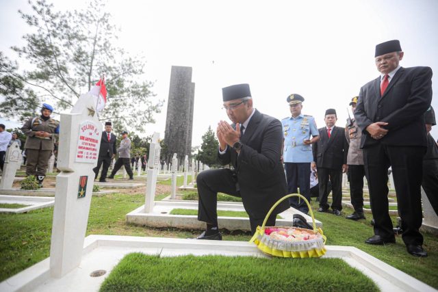Peringati Bandung Lautan Api, Forkopimda Tabur Bunga di TMP Cikutra