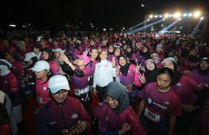 Ribuan Runners Padati Balai Kota Bandung dalam “Run for Humanity 2025”