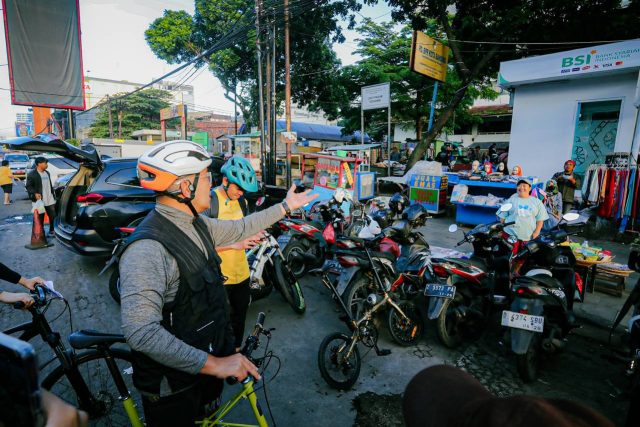 Wali Kota Bandung Tinjau Jalur BRT, Simulasi dengan Gunakan Sepeda