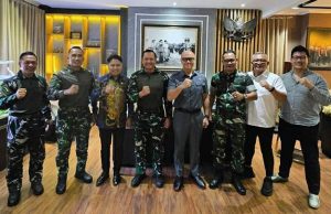 Edwin Senjaya Sambut Pembina BFC, Danjen Kopassus Mayjen TNI Djon Afriandi