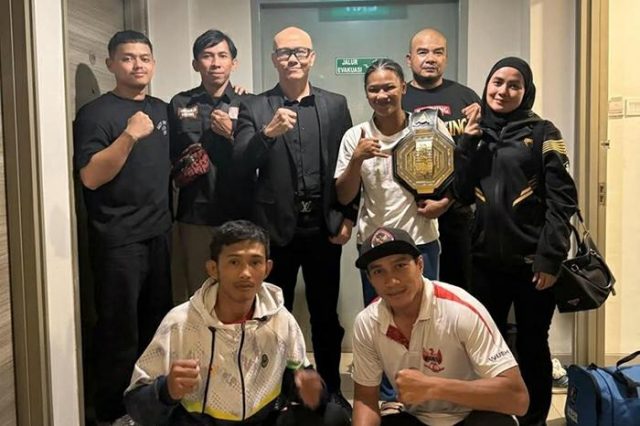 Ucap Syukur Edwin Senjaya Atlet Binaannya Sabet Sabuk Juara Nasional MMA Wanita One Pride