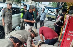 Satpol PP Kota Bandung Sita Ratusan Botol Miras dan Ribuan Obat Terlarang Ilegal