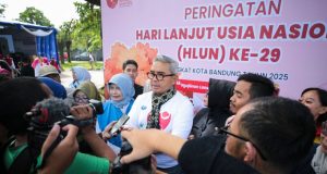 Farhan Desak Bandara Husein Dibuka Kembali