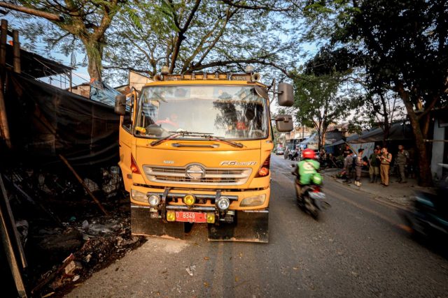 Pemkot Bandung Tutup Titik Sampah Ilegal, Warga Diminta tak Buang Sembarangan