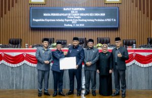 Raperda Perubahan APBD 2025 Kota Bandung Disahkan