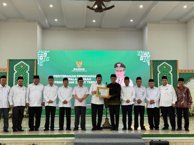 Jadi Inspirasi Pengelolaan Zakat Berbasis Desa, BAZNAS Kabupaten Ciamis Terima Penghargaan dari BAZNAS RI