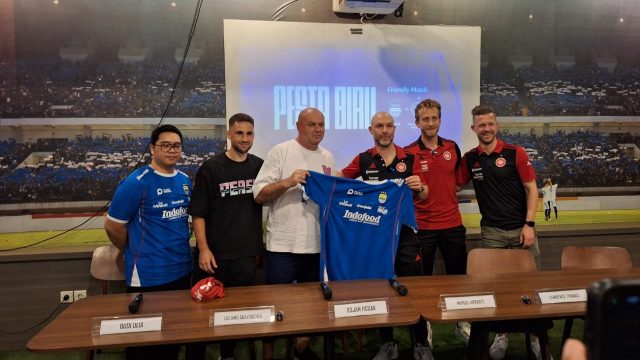 Persib vs Western Sydney Wanderers FC. Hari ini, Sabtu (2/8/2025), Persib Bandung akan menggelar launching dengan tema Pesta Biru di Stadion Gelora Bandung Lautan Api (GBLA), Kota Bandung. (Fifi Nofita)