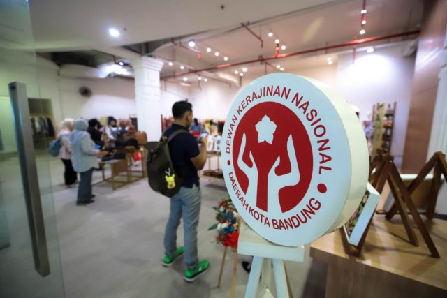 Dukung UMKM, Dekranasda Kota Bandung Buka Galeri Patrakomala di Braga City Walk