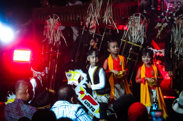Kota Bandung Bangga, Angklung Mendunia