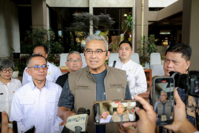 Dampingi Studi Tur ke PT DI, Farhan Beberkan Kerennya Dirgantara Bandung