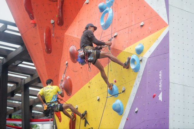 EISCC Resmi Dimulai, Farhan: Lomba Panjat Tebing Ini Sejalan dengan Visi Sport Tourism