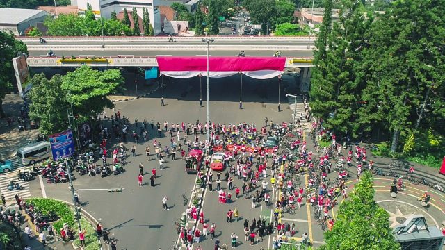 Dari Simpang Lima hingga Dago Cikapayang, Bandung Menyatu dalam 3 Menit untuk Indonesia